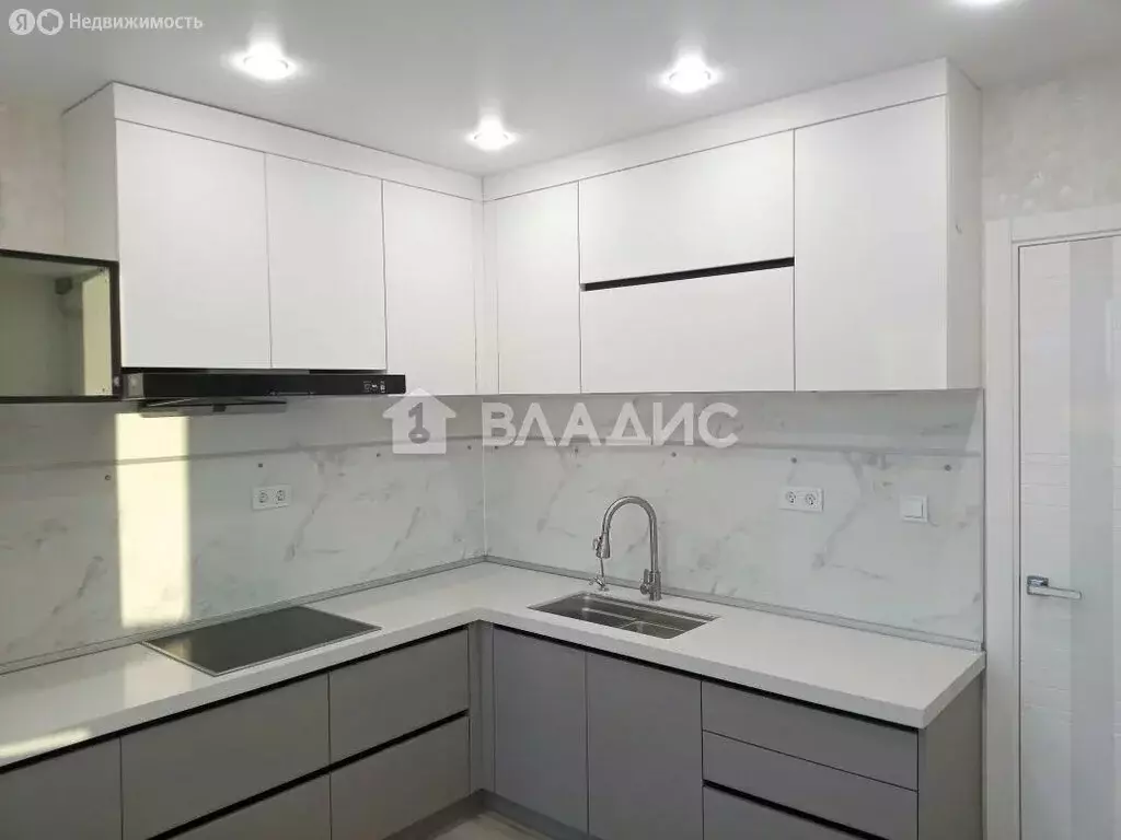 3-комнатная квартира: Благовещенск, Литейная улица, 95 (83 м) - Фото 2