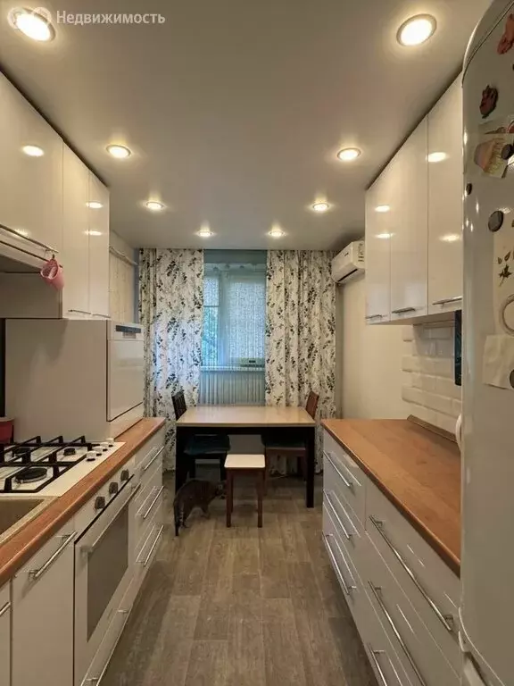 4-комнатная квартира: Волжский, улица Пушкина, 78 (73.5 м) - Фото 0