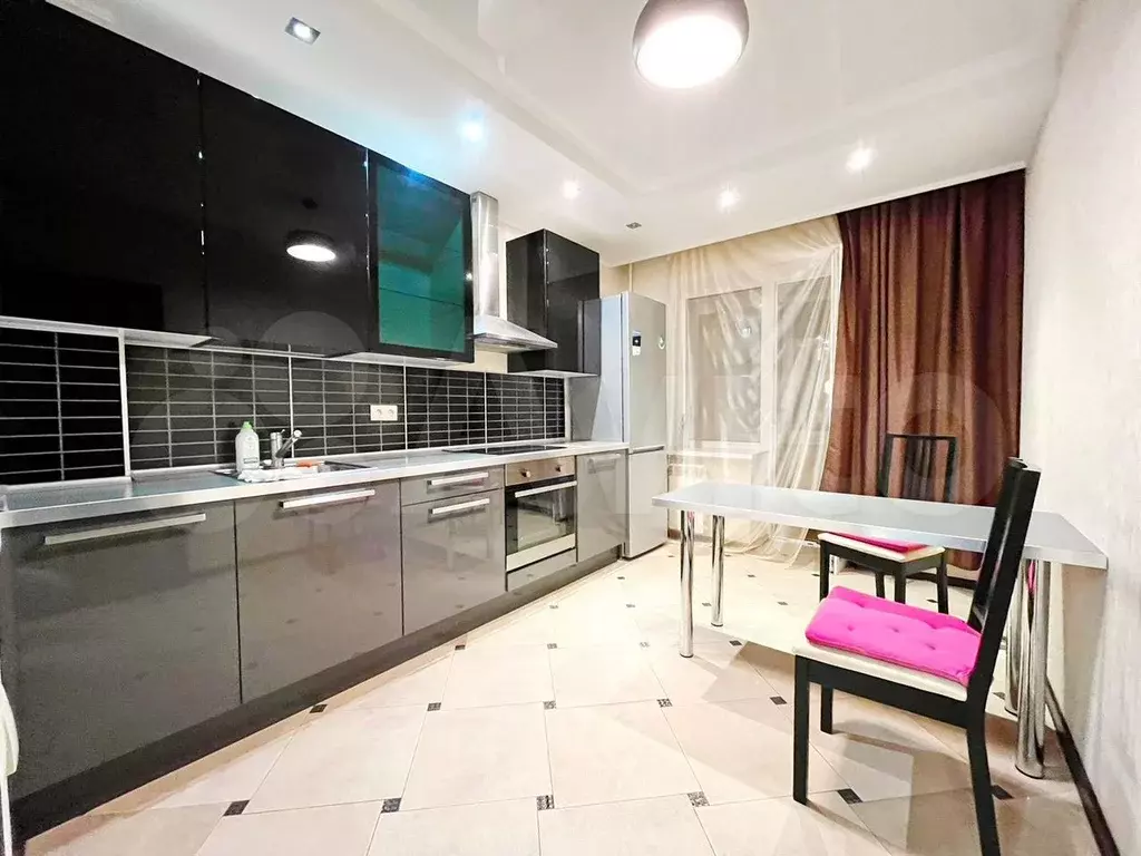 2-к. квартира, 70 м, 4/14 эт. - Фото 0