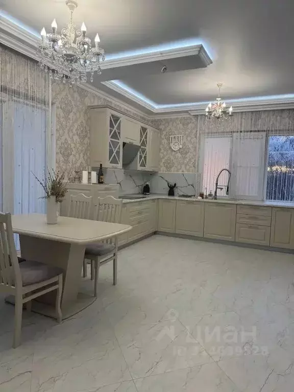 2-к кв. Краснодарский край, Мостовской пгт ул. Аэродромная, 44А (79.0 ... - Фото 1