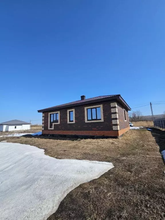 Дом в Башкортостан, Стерлитамакский район, Казадаевский сельсовет, с. ... - Фото 2