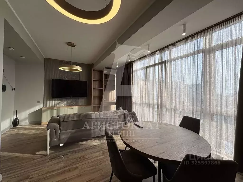 2-к кв. Ставропольский край, Пятигорск ул. Адмиральского, 1А (73.0 м) - Фото 1