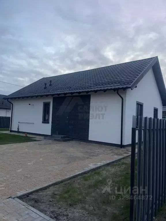 Дом в Калининградская область, Гурьевский муниципальный округ, пос. ... - Фото 1