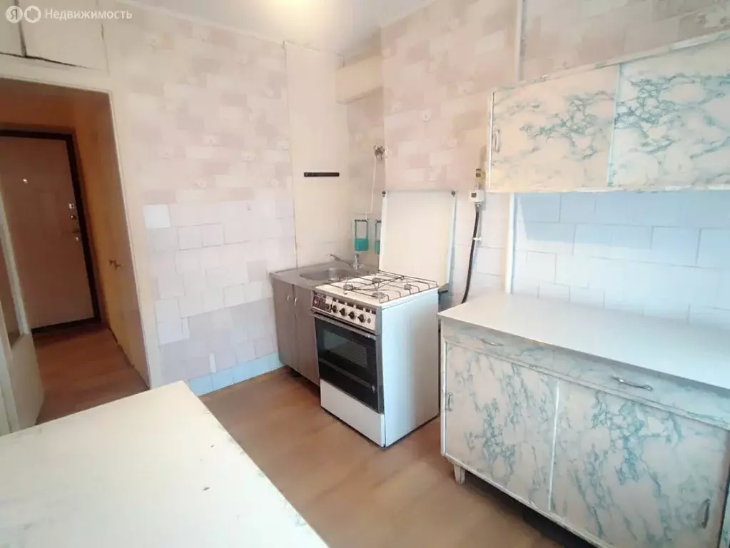 3-комнатная квартира: Уфа, улица Рабкоров, 2/3 (62.7 м) - Фото 1