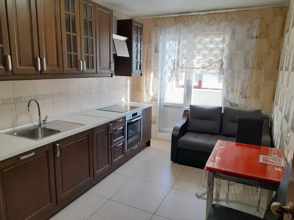 1-к кв. Омская область, Омск просп. Комарова, 21к2 (46.0 м) - Фото 0