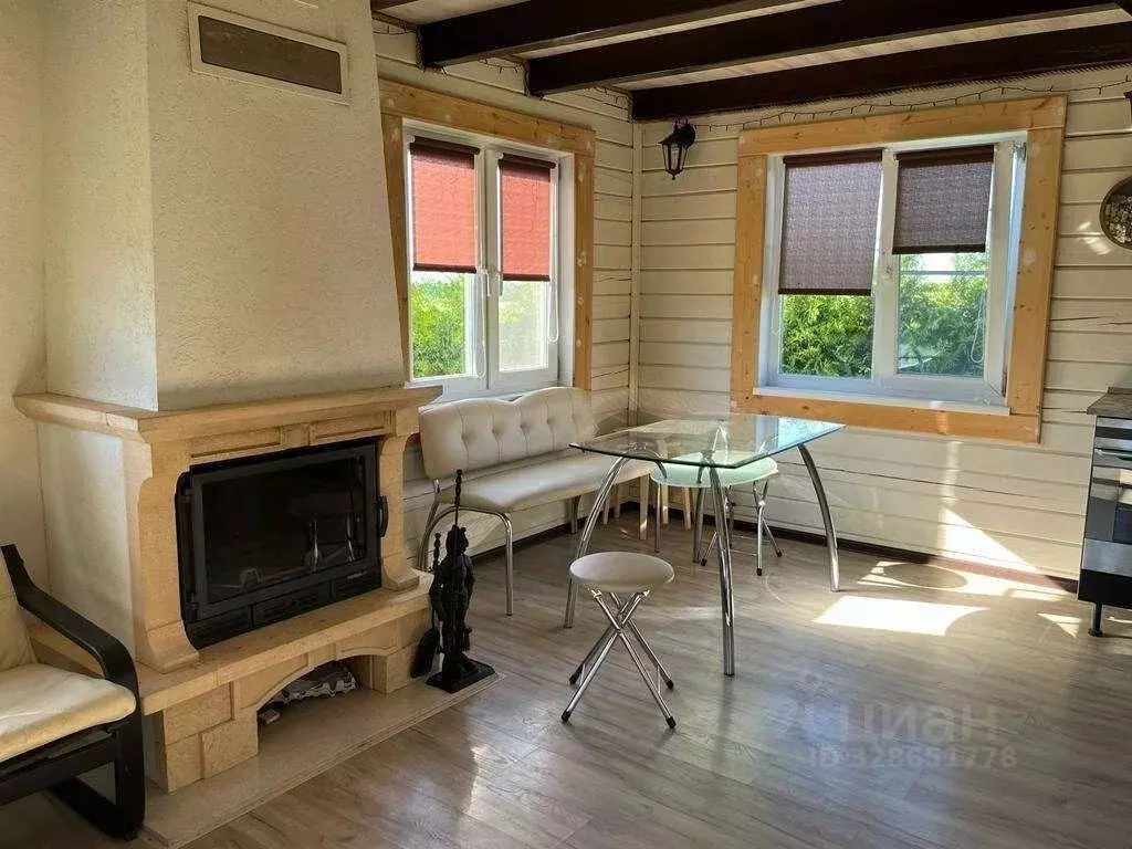 Дом в Ленинградская область, Кингисеппский район, Котельское с/пос, д. ... - Фото 1