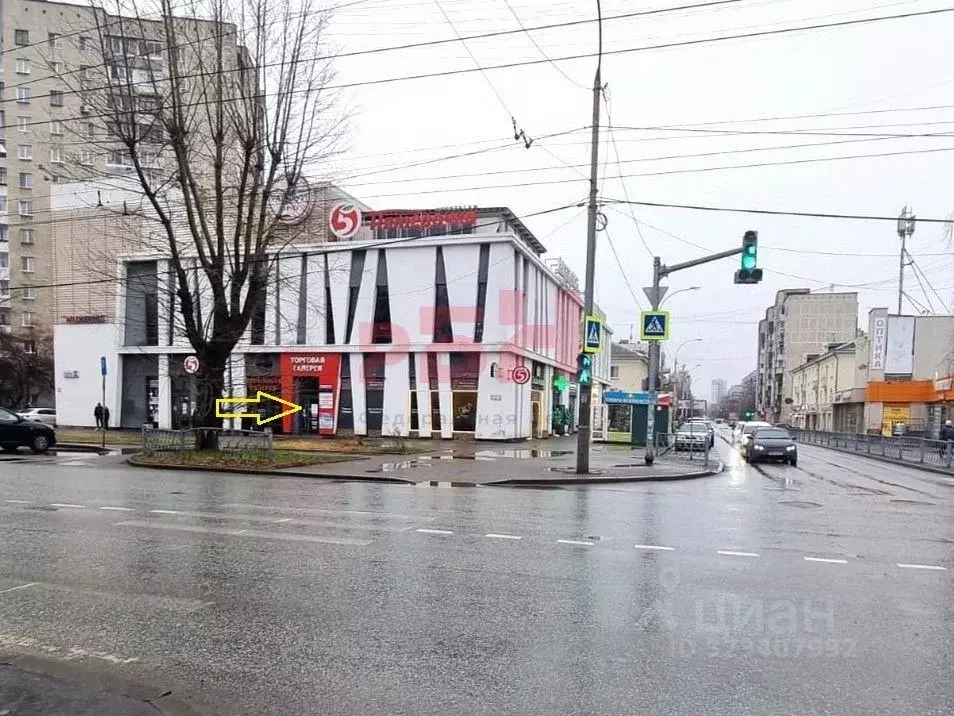 Торговая площадь в Свердловская область, Екатеринбург ул. Уральских ... - Фото 1
