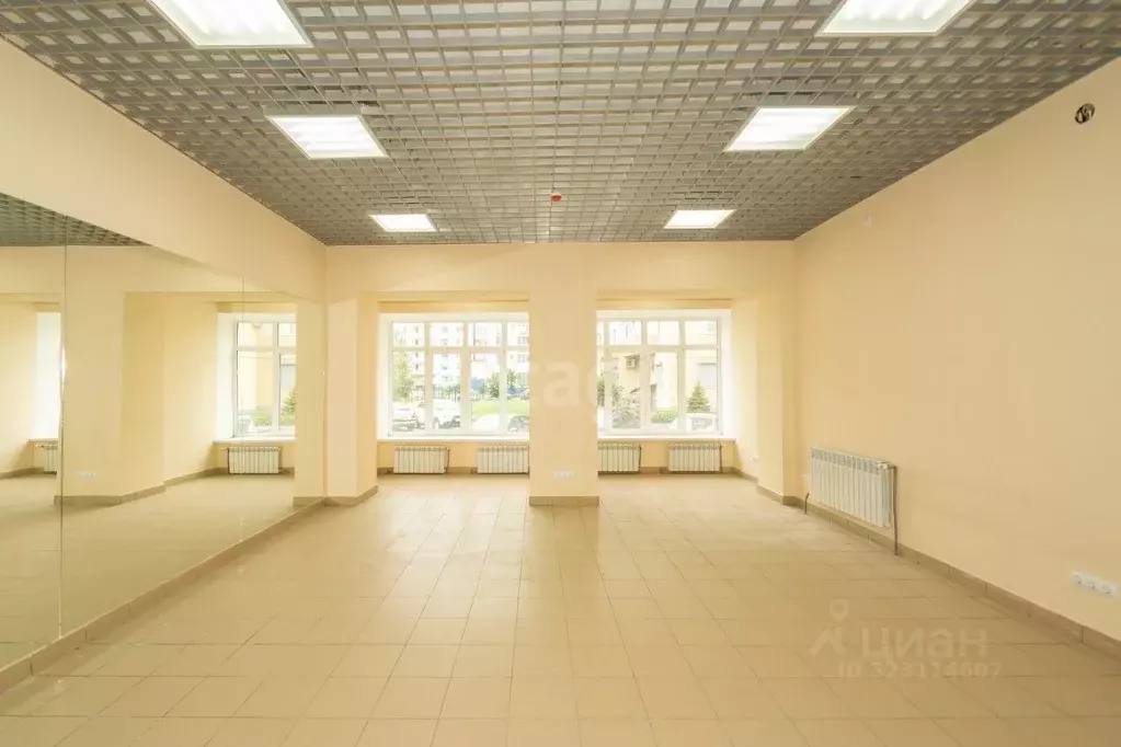 Помещение свободного назначения в Ростовская область, Батайск Речная ... - Фото 1