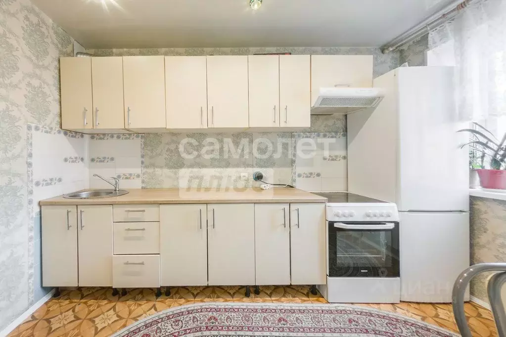 2-к кв. Свердловская область, Екатеринбург ул. Ватутина, 15 (55.6 м) - Фото 2