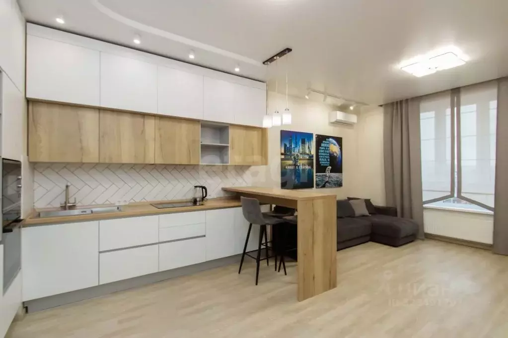 2-к кв. Тюменская область, Тюмень ул. Федюнинского, 30к6 (64.6 м) - Фото 0