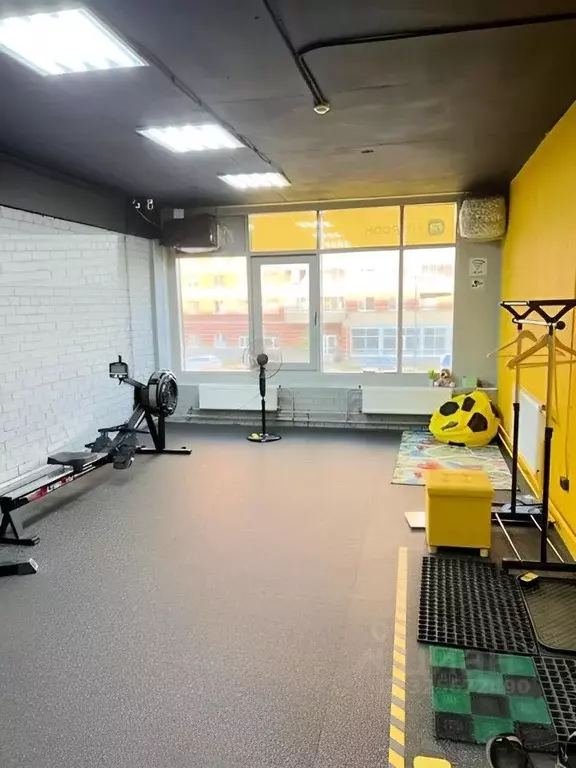 Помещение свободного назначения в Санкт-Петербург ул. Оптиков, 37 (69 ... - Фото 2