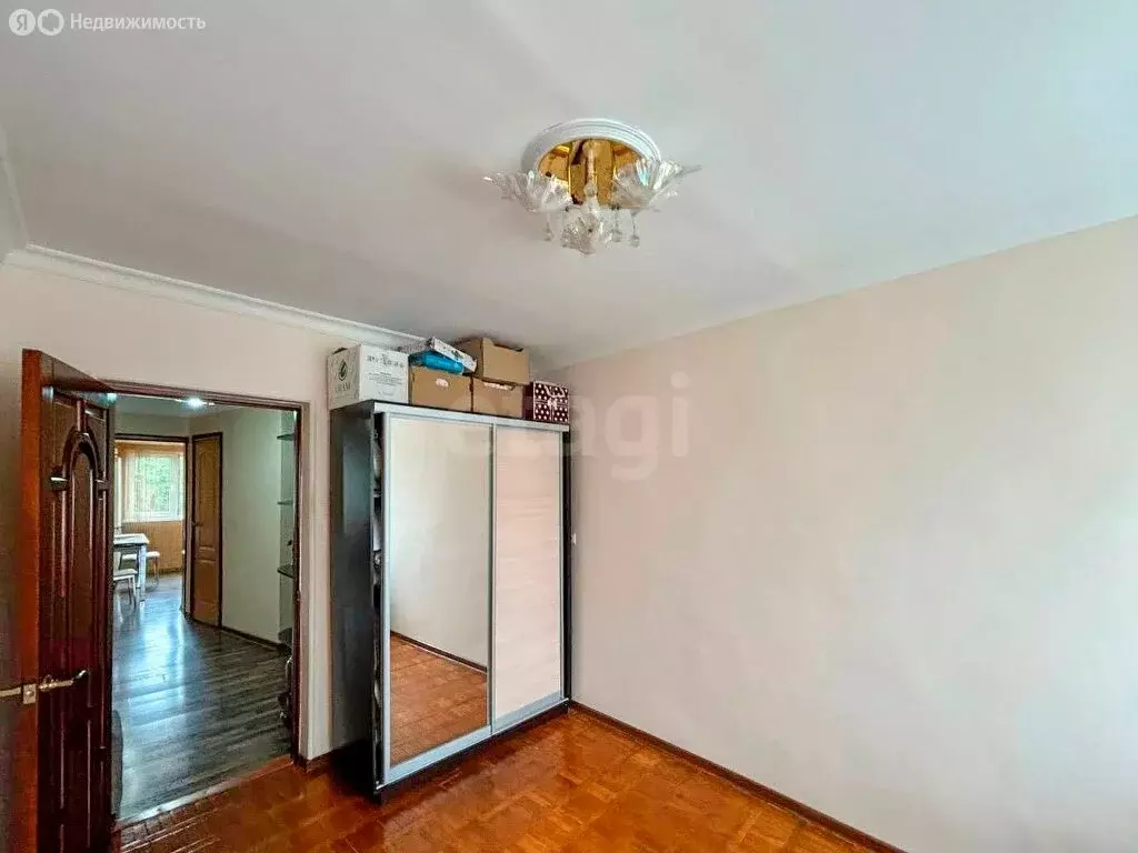 3-комнатная квартира: Нарткала, улица А.Б. Тарчокова, 85 (57.6 м) - Фото 0