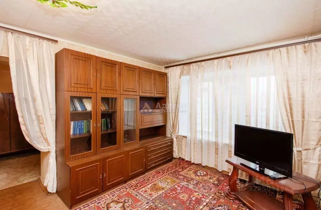 2-к кв. Тюменская область, Тюмень ул. Республики, 90 (43.7 м) - Фото 2