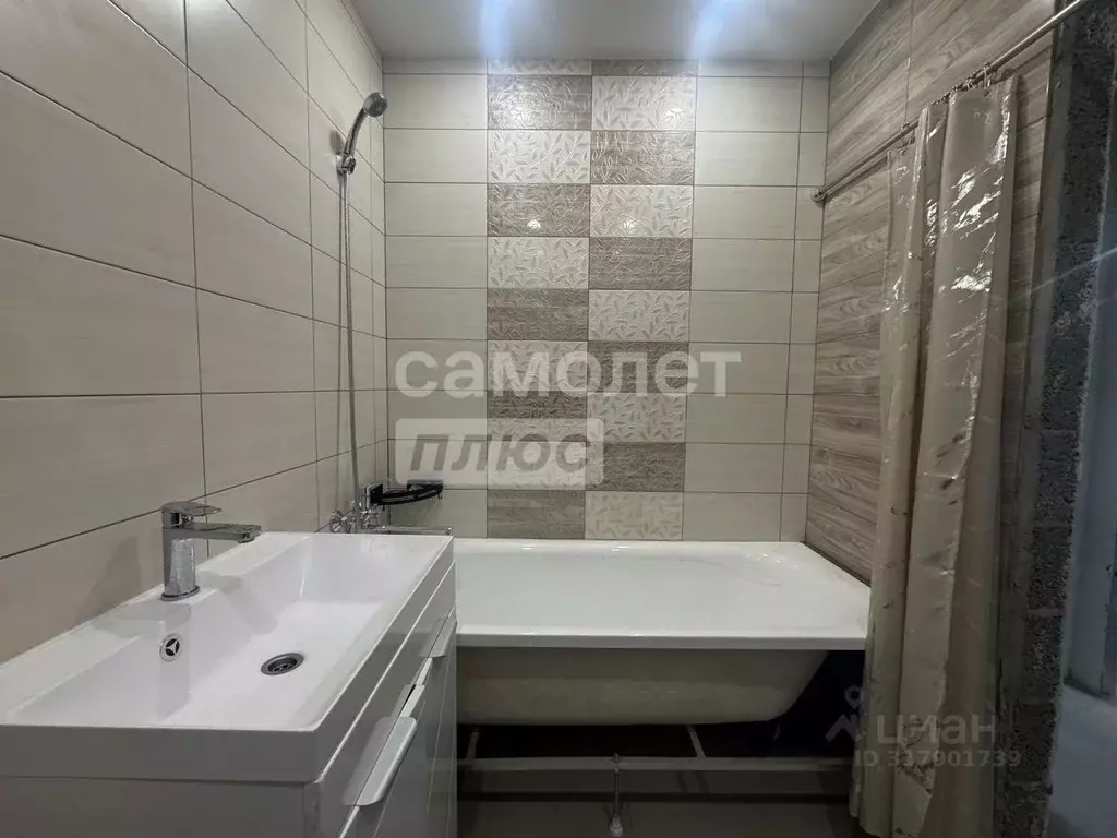 2-к кв. Удмуртия, Ижевск Молодежная ул., 107В (42.0 м) - Фото 0