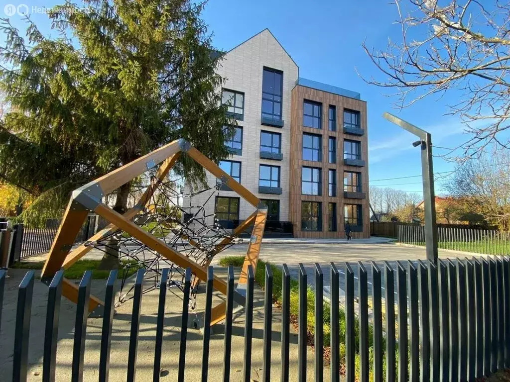 1-комнатная квартира: посёлок городского типа Янтарный, Юбилейный ... - Фото 1