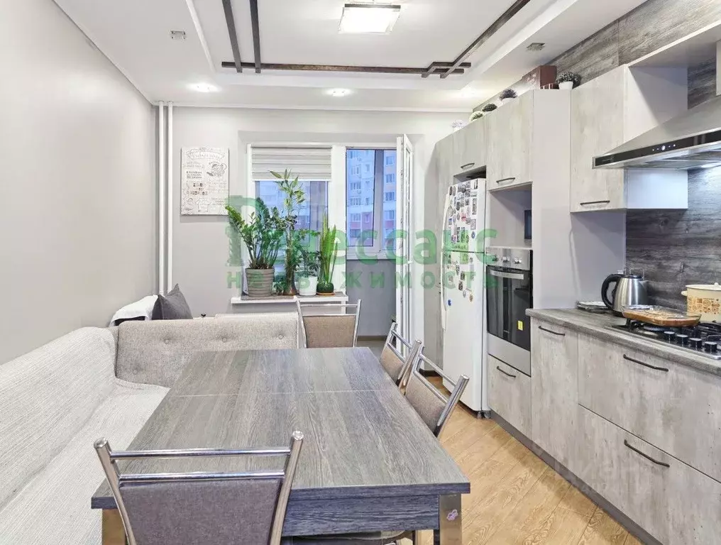 3-к кв. Брянская область, Брянск ул. Брянского Фронта, 28к2 (88.0 м) - Фото 2