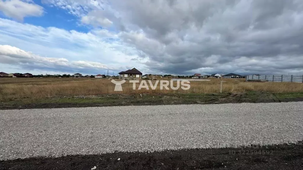 Участок в Крым, Симферопольский район, с. Трудовое ул. Берекет, 2 (8.0 ... - Фото 1