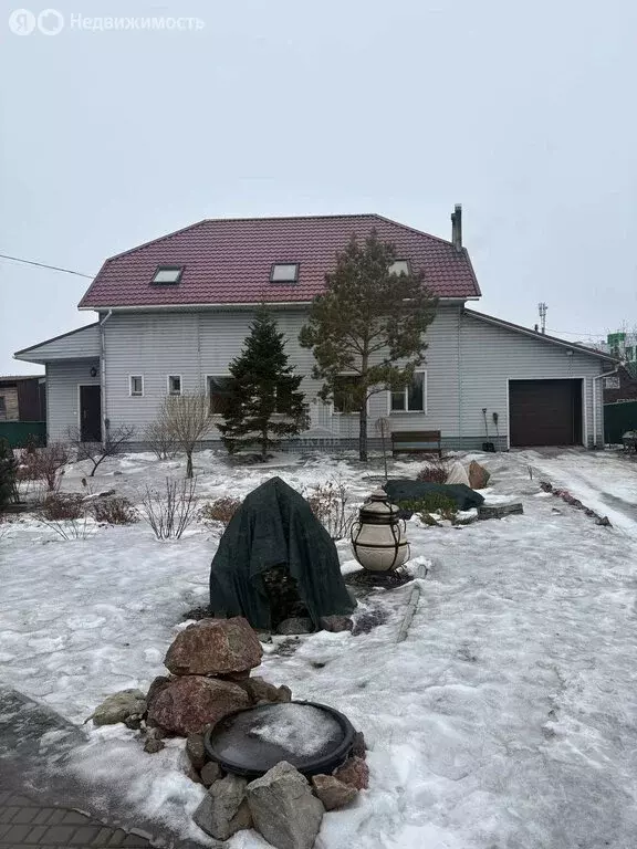 Дом в посёлок городского типа Емельяново, Майская улица, 16 (304.9 м) - Фото 1