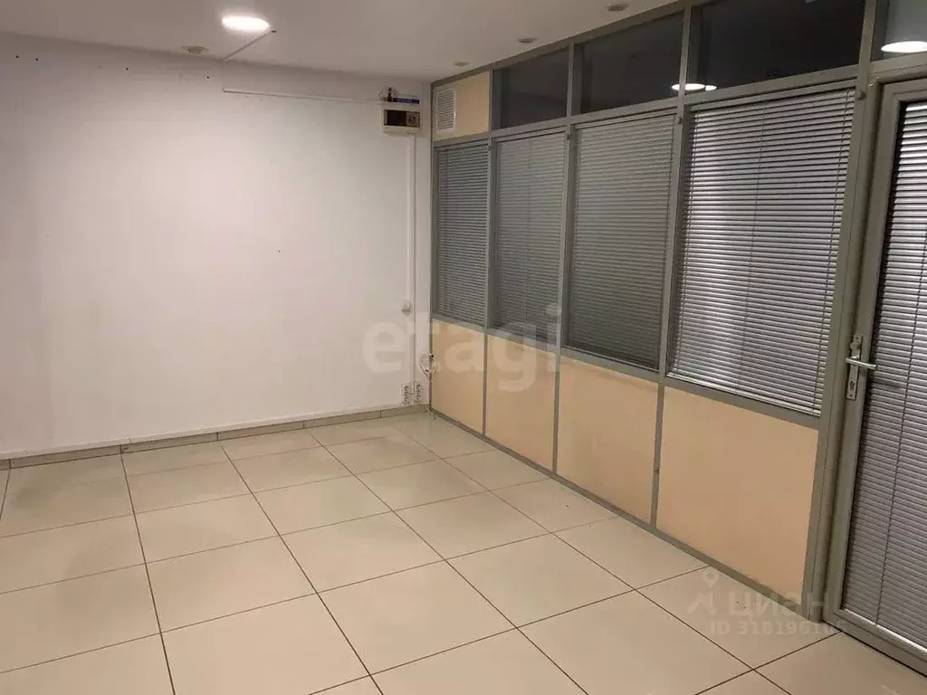 Офис в Ямало-Ненецкий АО, Новый Уренгой Юбилейная ул., 5 (18 м) - Фото 0