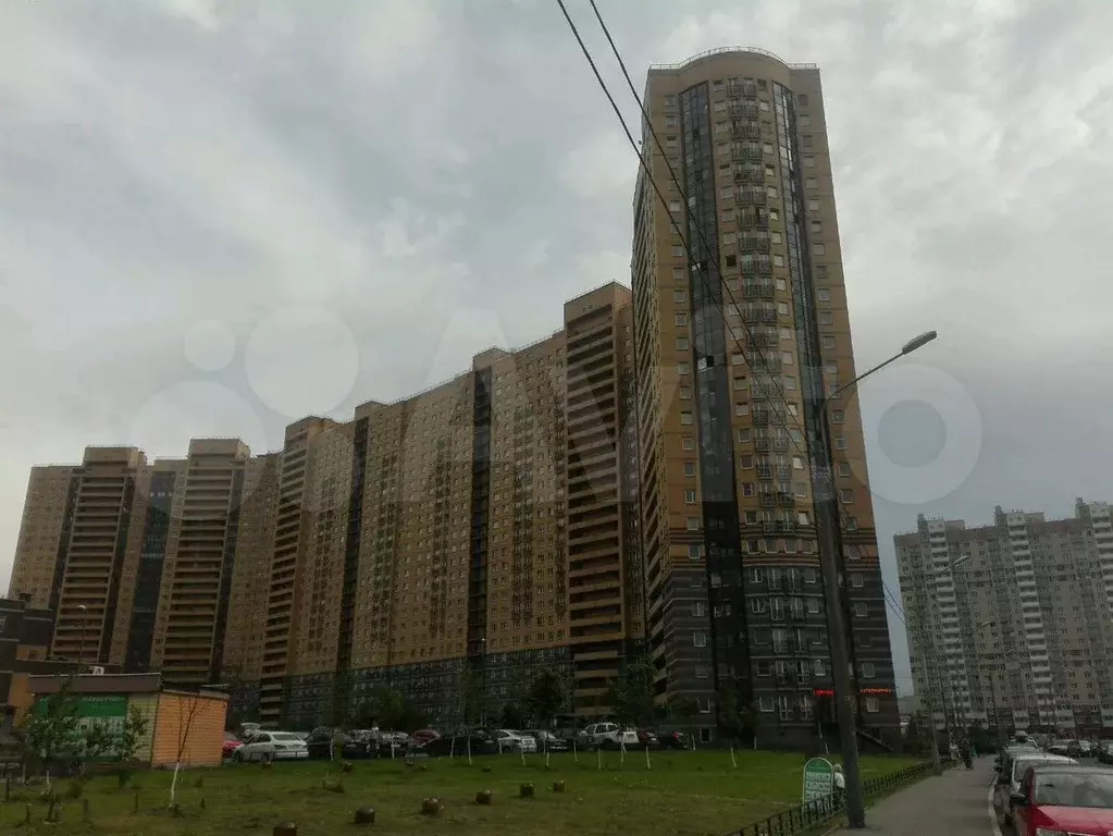 2-к. квартира, 60 м, 1/25 эт. - Фото 0
