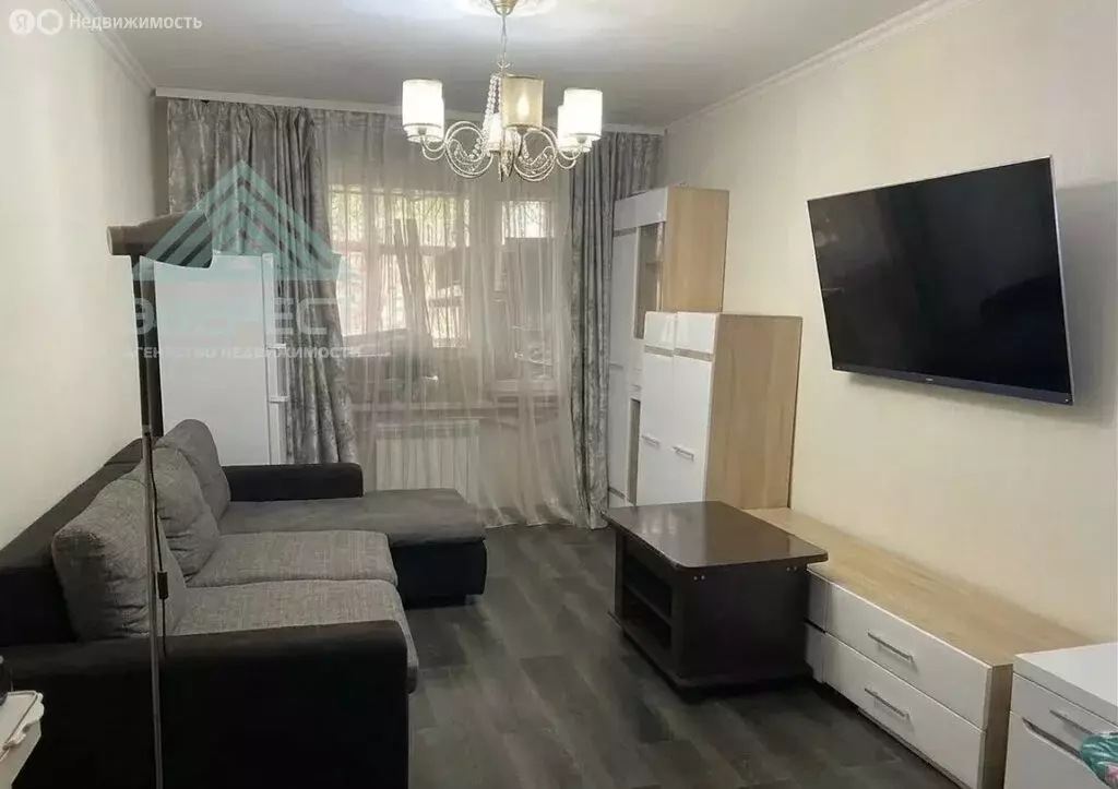 3-комнатная квартира: Абакан, Трудовая улица, 11 (61.2 м) - Фото 1