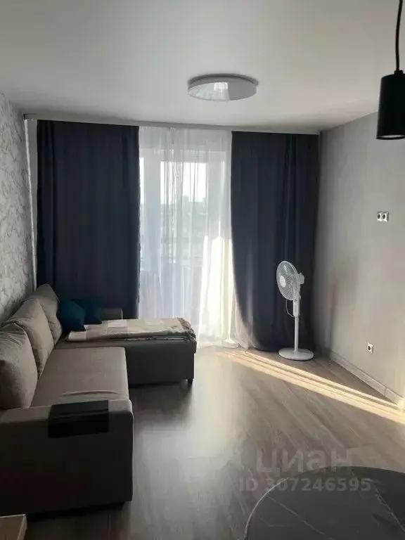 1-к кв. Удмуртия, Ижевск Молодежная ул., 107В (29.0 м) - Фото 1