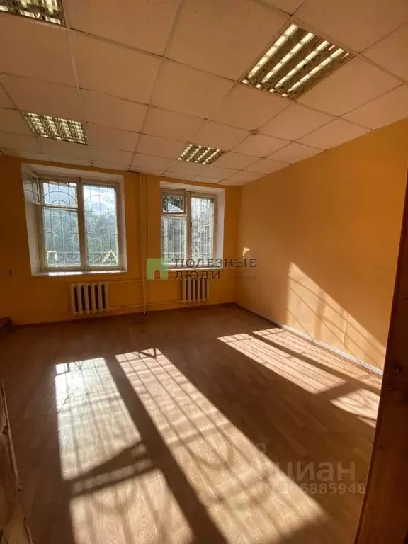 Офис в Кировская область, Киров ул. Некрасова, 40к1 (100 м) - Фото 1