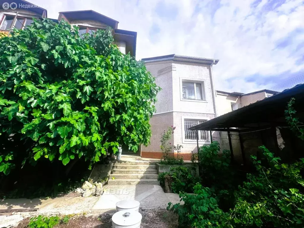 Дом в Севастополь, Углицкая улица, 48 (359 м) - Фото 0