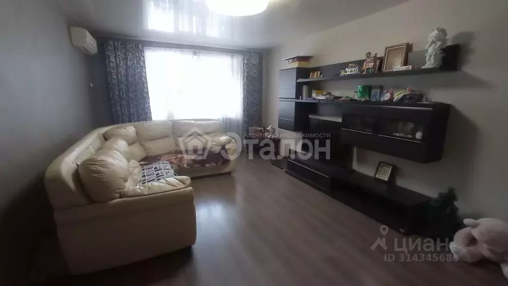 3-к кв. Волгоградская область, Волгоград ул. Льва Толстого, 1Б (92.2 ... - Фото 1