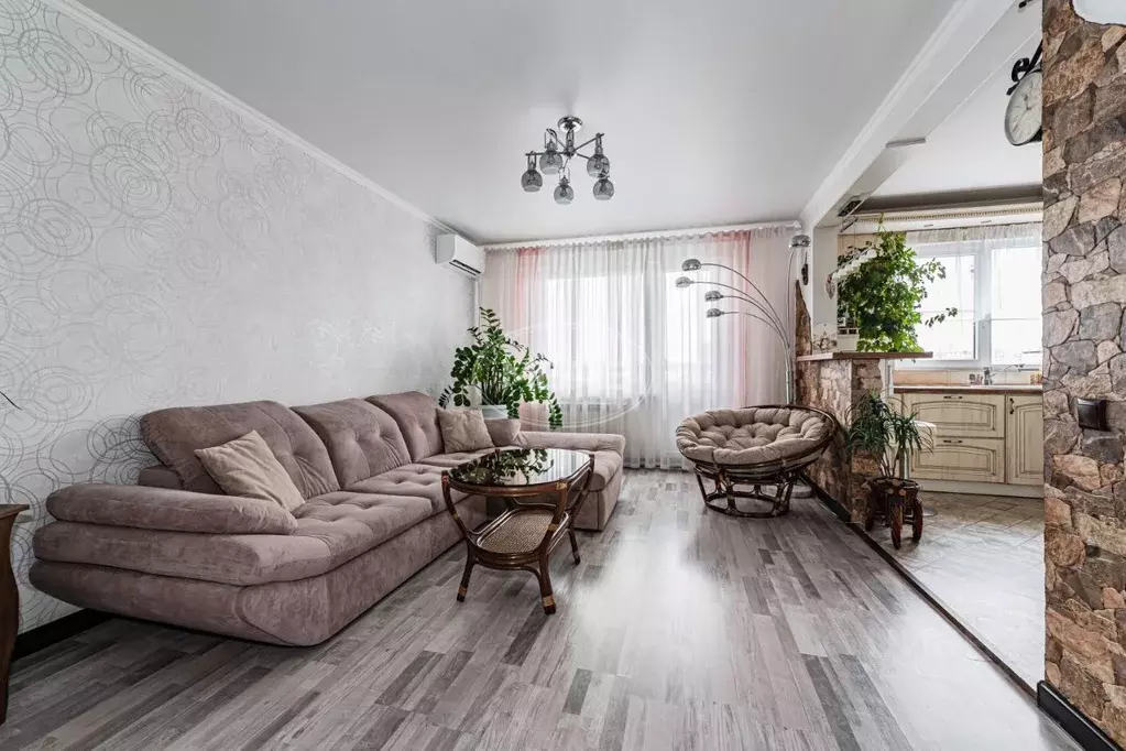 3-к кв. Калининградская область, Калининград ул. Юрия Гагарина, 111 ... - Фото 2