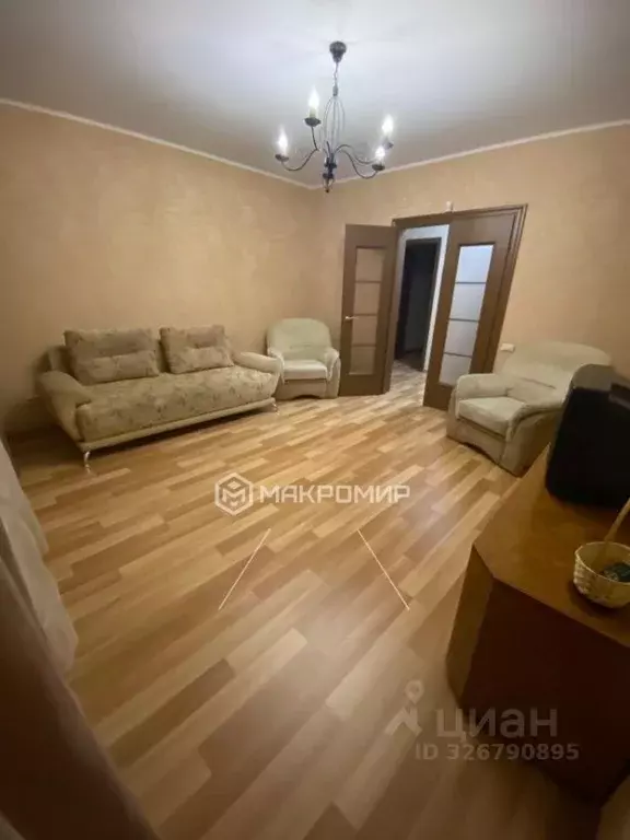 3-к кв. Челябинская область, Челябинск Октябрьская ул., 7 (67.0 м) - Фото 1