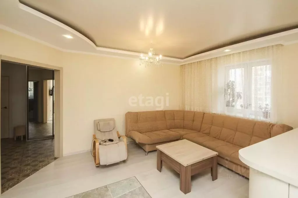 2-к кв. Тюменская область, Тюмень ул. Дружбы, 73к1 (69.4 м) - Фото 1