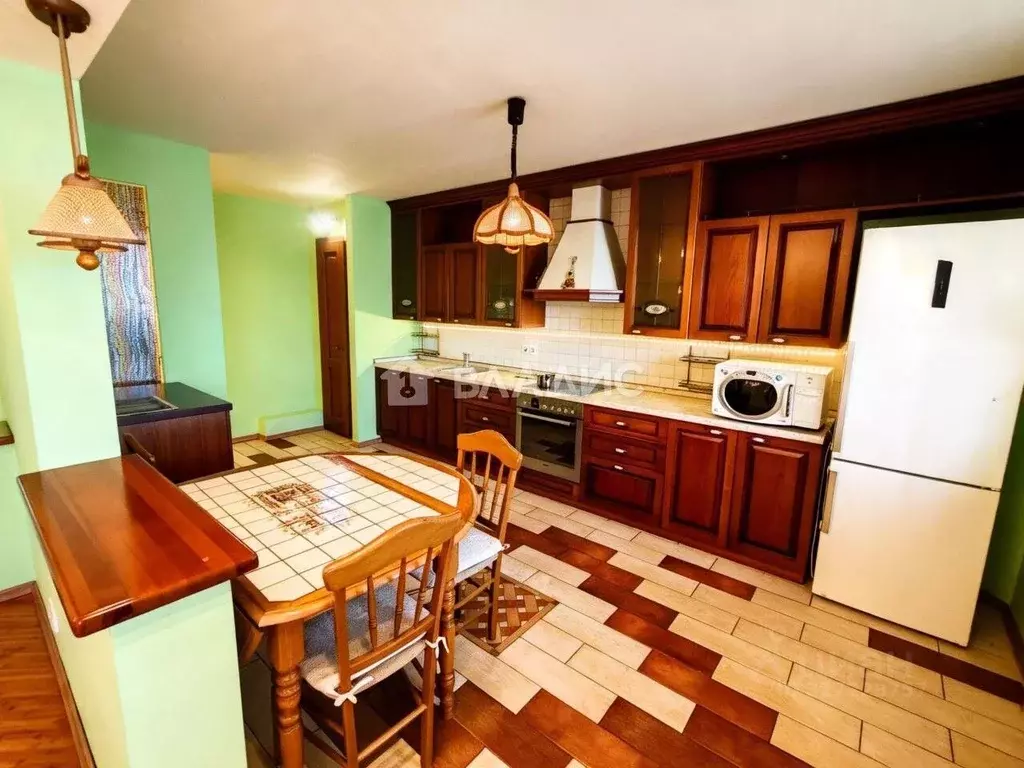 3-к кв. Иркутская область, Иркутск Угольный проезд, 74 (100.0 м) - Фото 1