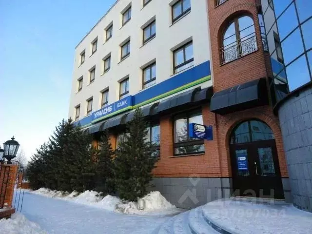 Торговая площадь в Ямало-Ненецкий АО, Надым ул. Зверева, 10 (49 м) - Фото 0