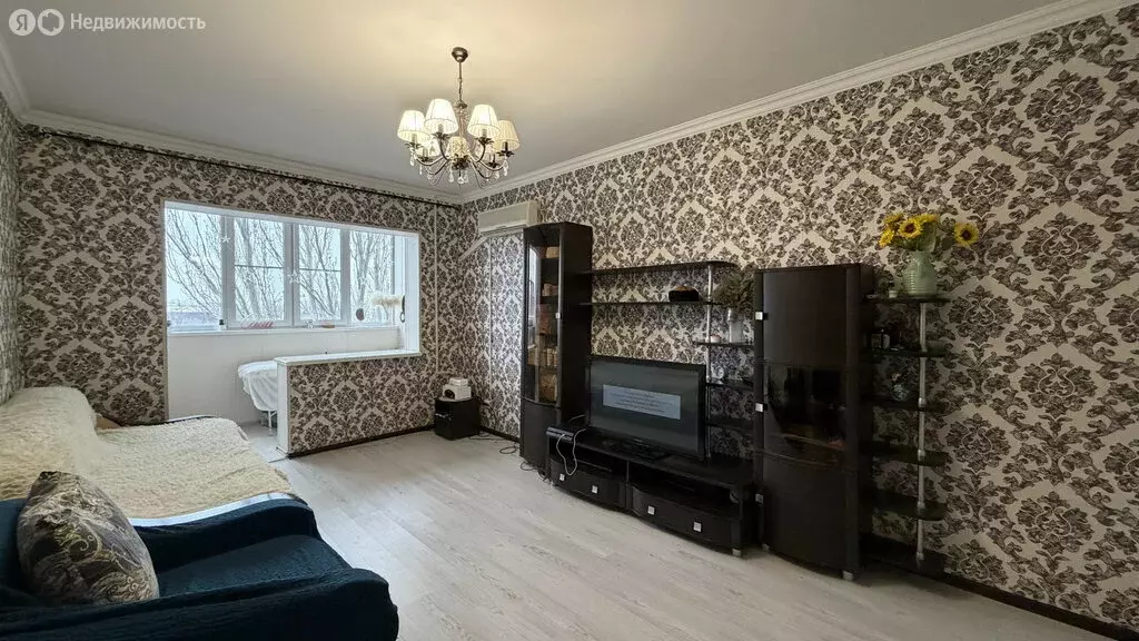 3-комнатная квартира: Астрахань, улица Джона Рида, 29 (70.9 м) - Фото 1