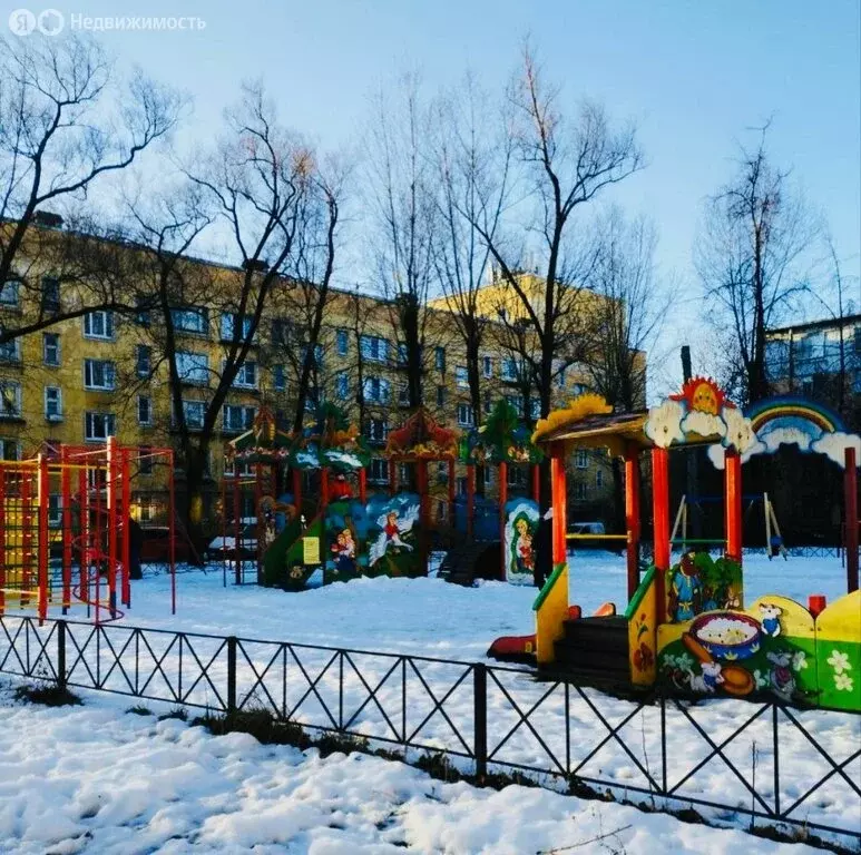 3-комнатная квартира: Санкт-Петербург, бульвар Новаторов, 1 (41.5 м) - Фото 2