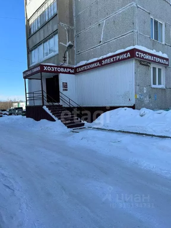 Торговая площадь в Коми, Усинск ул. Строителей, 15 (71 м) - Фото 0