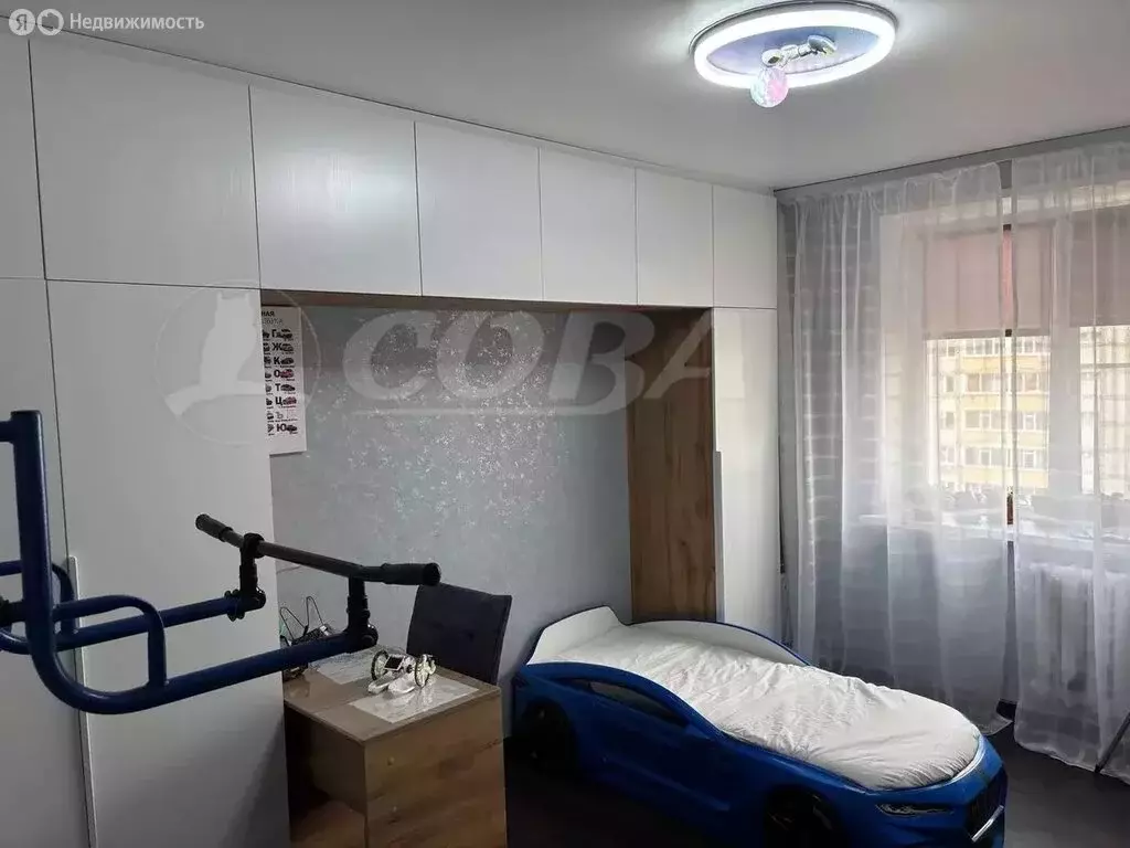 3-комнатная квартира: Тобольск, 7-й микрорайон, 47 (68 м) - Фото 0