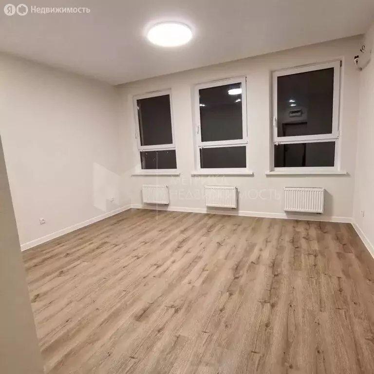 Квартира-студия: Тюмень, улица Евгения Войнова, 3 (24 м) - Фото 1