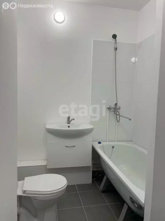 Квартира-студия: Екатеринбург, улица Академика Парина, 43/3 (23.9 м) - Фото 1