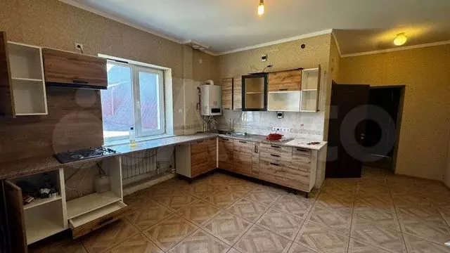 Дом 300 м на участке 8 сот. - Фото 0