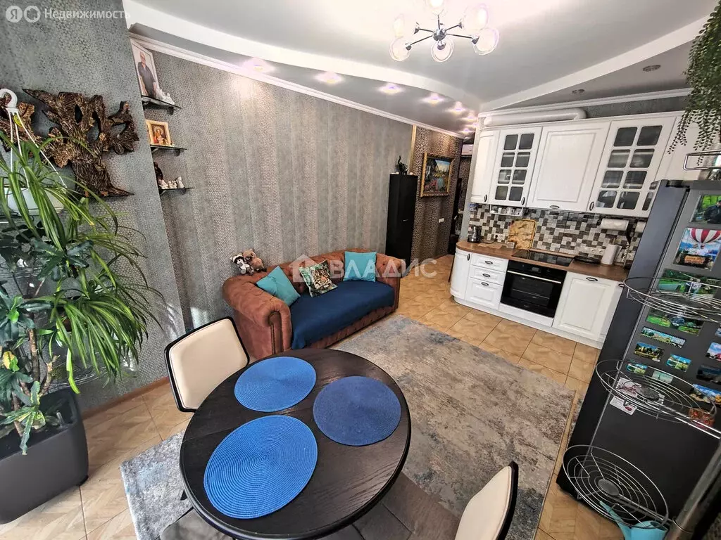 2-комнатная квартира: Белгород, Садовая улица, 6 (50 м) - Фото 0