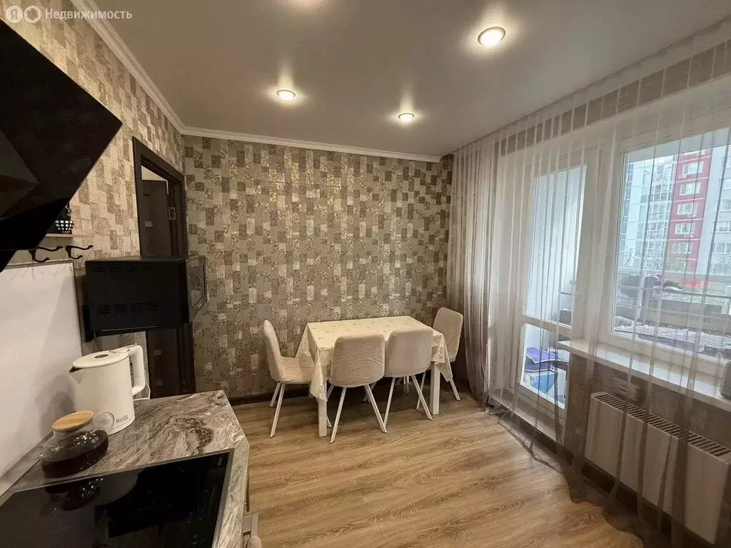 2-комнатная квартира: Тюмень, улица Федюнинского, 56к2 (58.7 м) - Фото 1