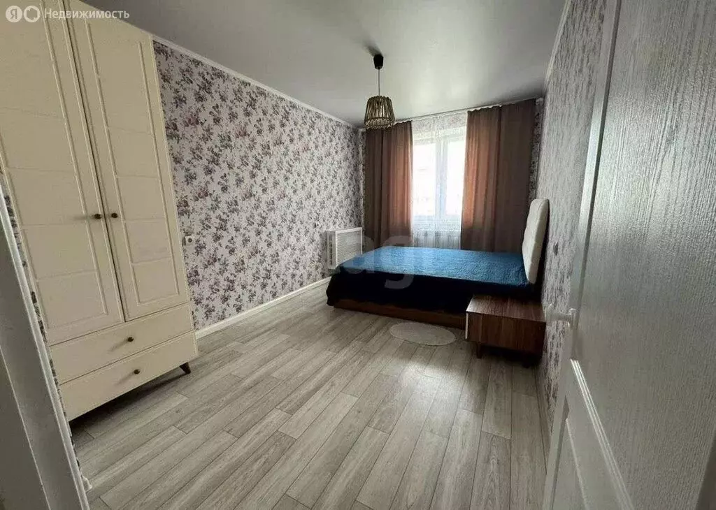 3-комнатная квартира: Нижнекамск, улица Рифката Гайнуллина, 6 (69 м) - Фото 1