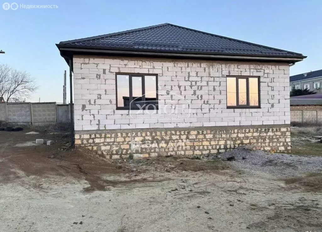 Дом в Элиста, улица имени Валентины Кектеевой (106 м) - Фото 1