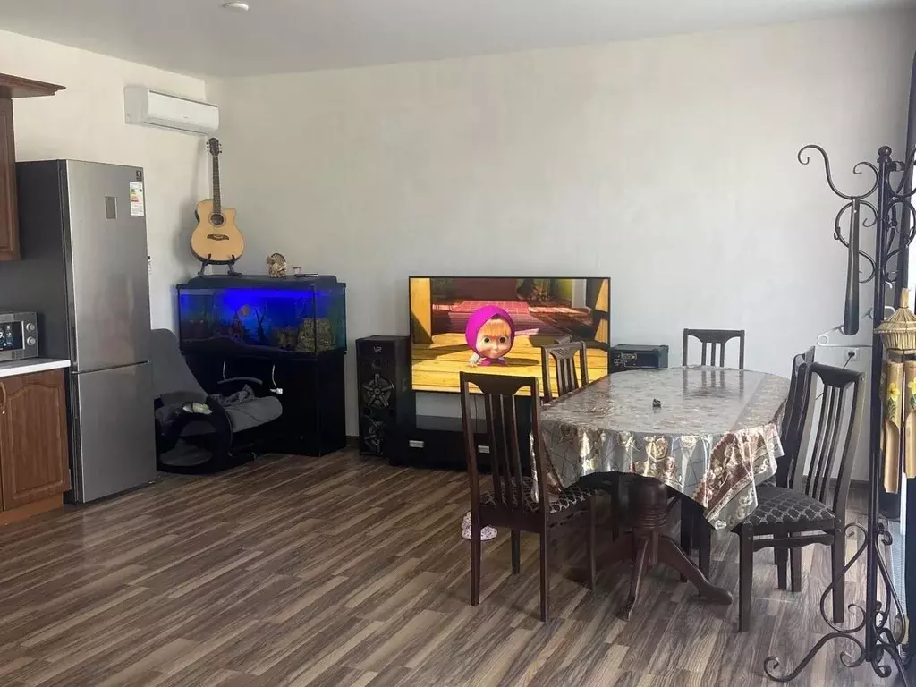 Дом в Краснодарский край, Каневская ст-ца ул. Первомайская, 8 (50 м) - Фото 1