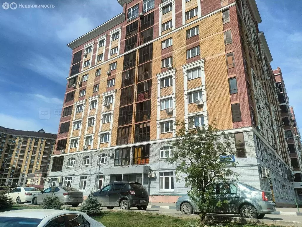 3-комнатная квартира: Казань, улица Гарифа Ахунова, 2 (62.8 м) - Фото 0