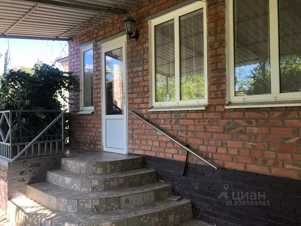 Дом в Ростовская область, Сальский район, Гигантовское с/пос, пос. ... - Фото 1