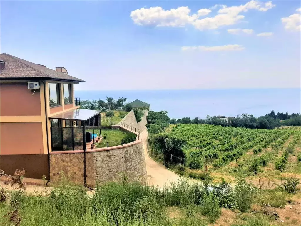 Участок в Крым, Ялта муниципальный округ, Массандра пгт ул. 16 Апреля ... - Фото 1