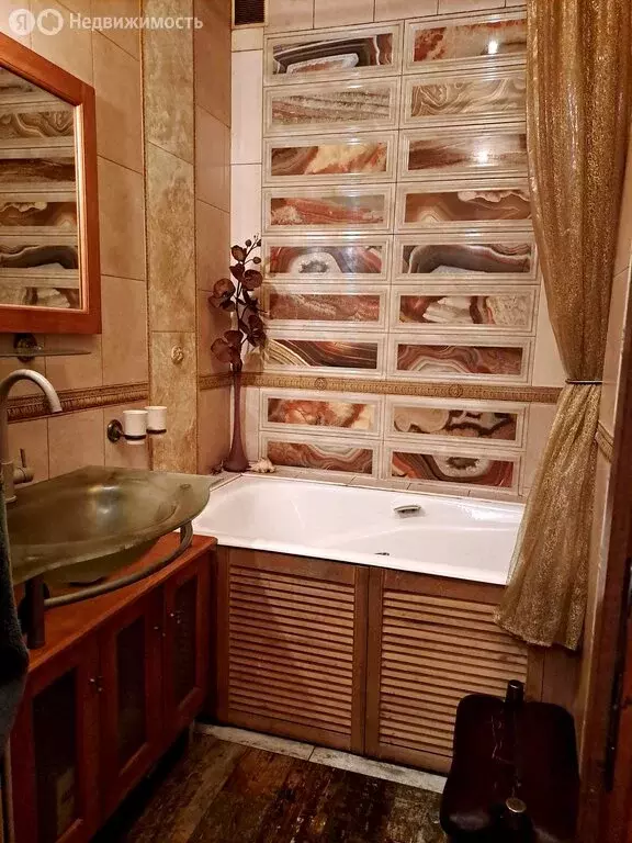 3-комнатная квартира: Санкт-Петербург, 14-я линия Васильевского ... - Фото 1